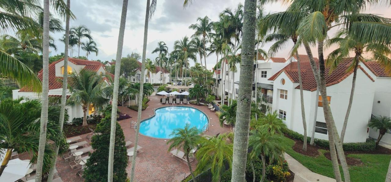 Dharma Home Suites Dania Beach At Sheridan Ocean Club Esterno foto